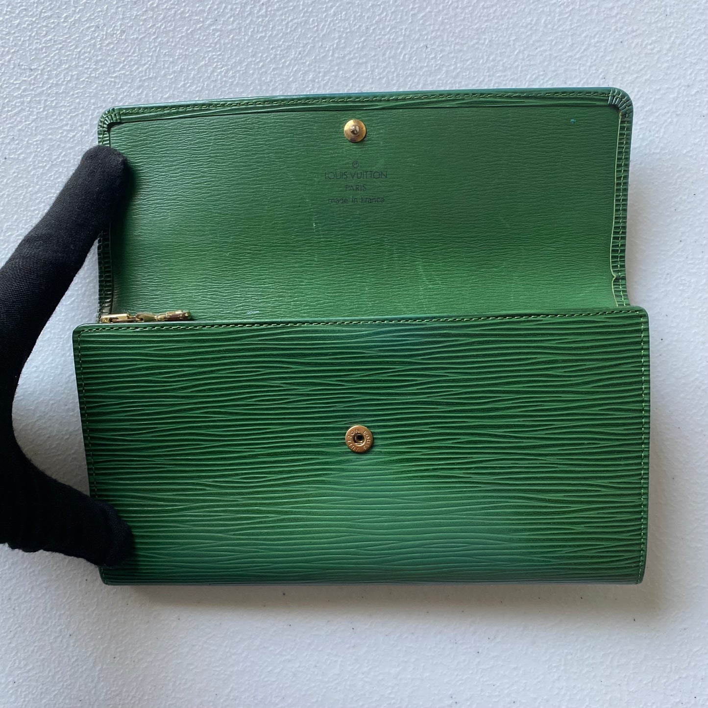 Louis Vuitton green Epi leather long wallet MI0923 Authentic with COA