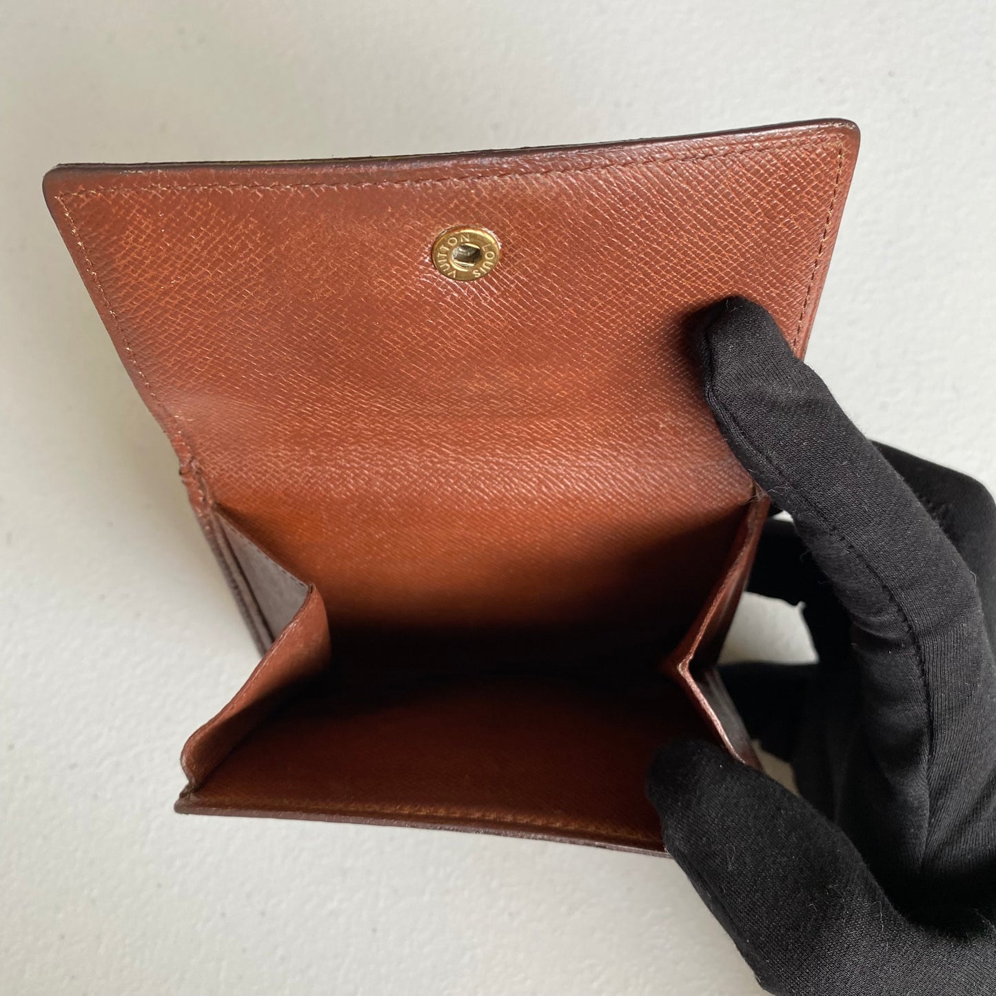 Louis Vuitton unisex monogram trifold wallet th0995 authentic with coa