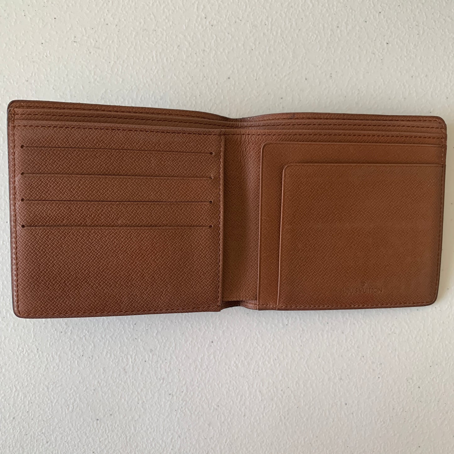 Louis Vuitton men’s bifold monogram Wallet MI0921 authentic with COA