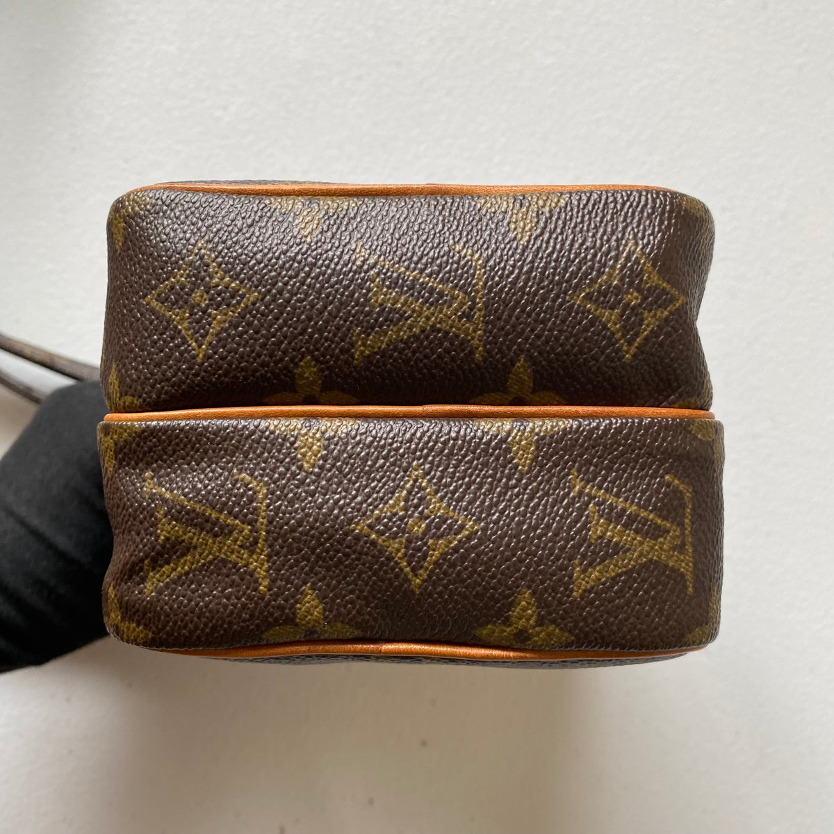 Louis Vuitton monogram Amazon 864TH crossbody bag Authentic with COA 7.8x5x3.5