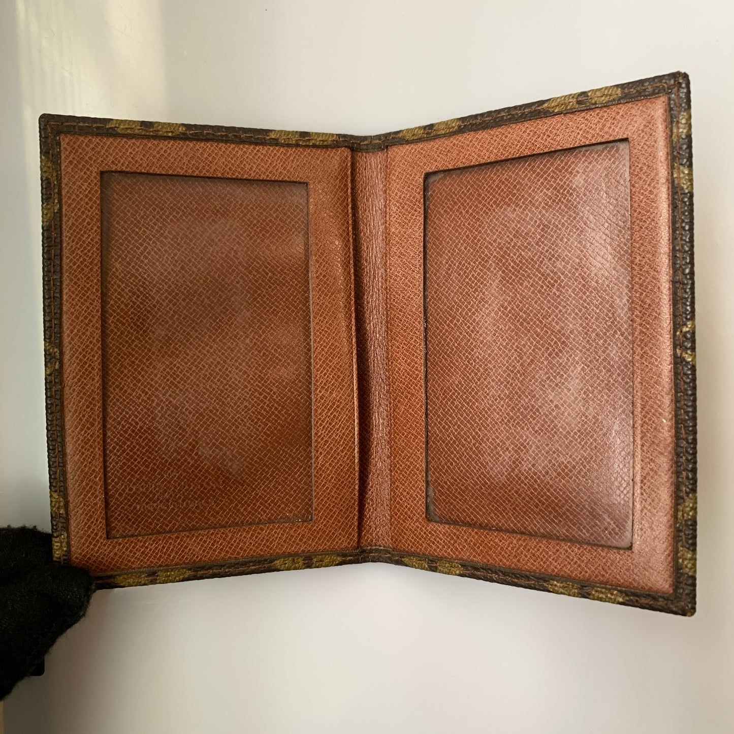 Louis Vuitton monogram pass holder 861 Authentic with COA
