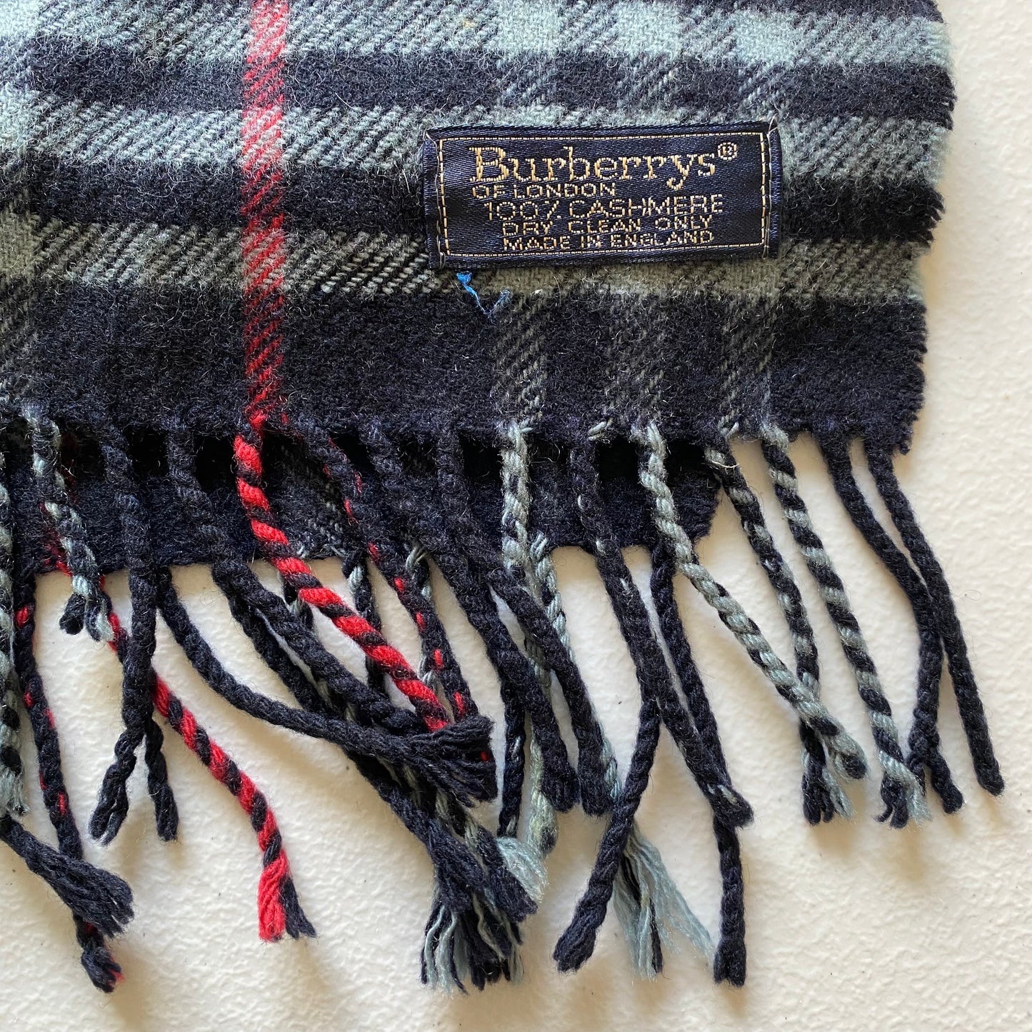 Burberry classic check cashmere scarf Authentic with COA 51x12.3