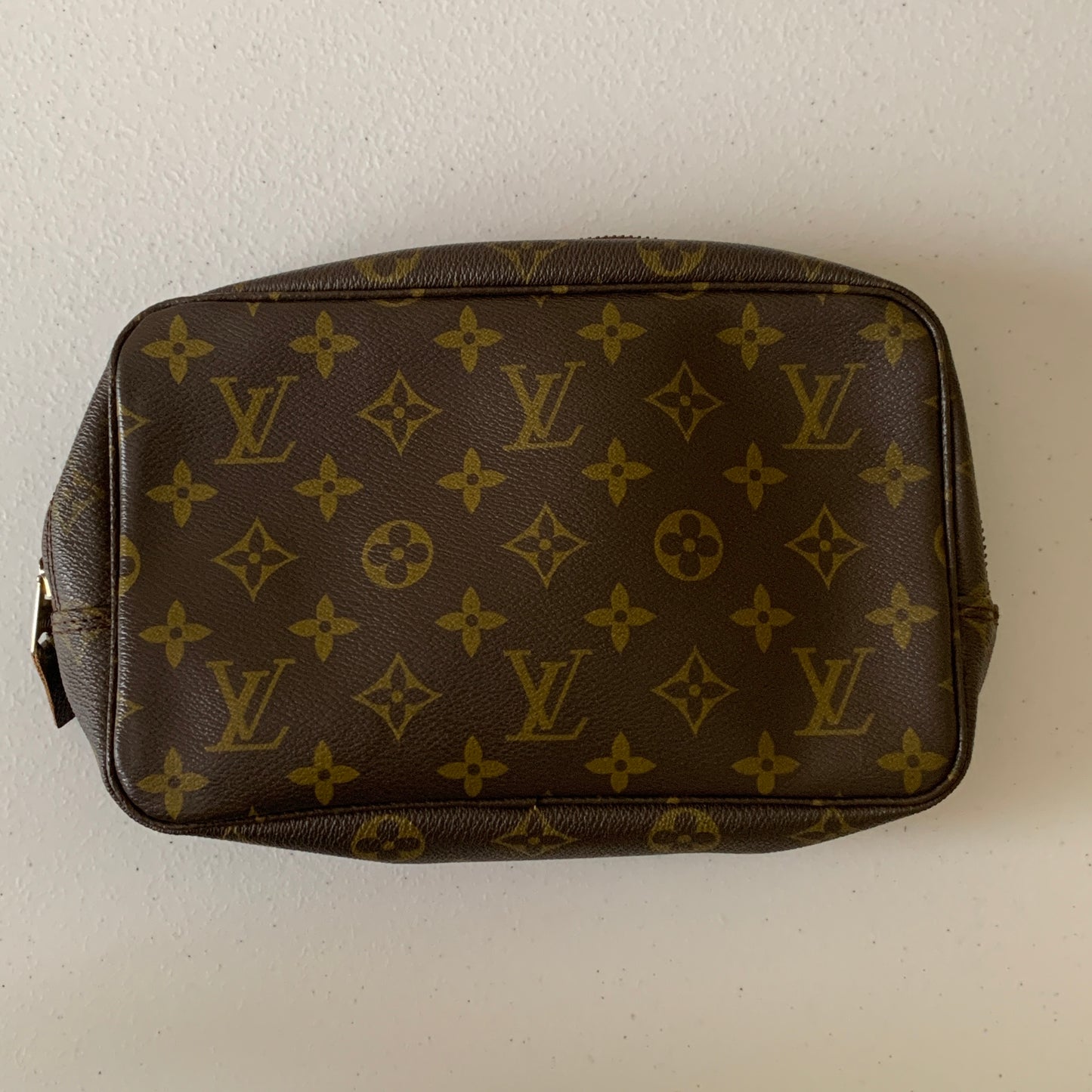 Louis Vuitton monogram Cosmetic pouch trousse toilette 23 authentic with COA