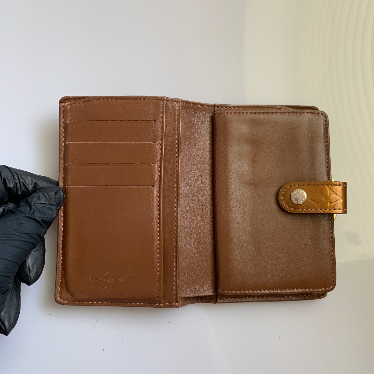 Louis Vuitton monogram vernis kiss lock wallet MI0033 authentic with COA
