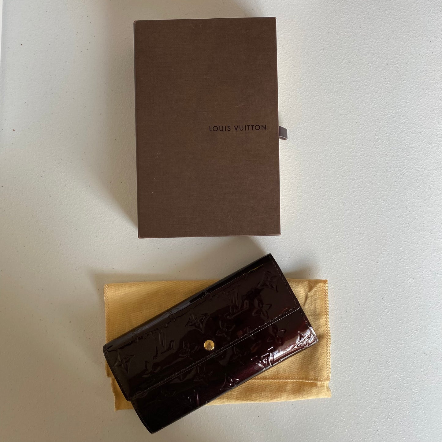 Louis Vuitton vernis long wallet tn3160 authentic with coa