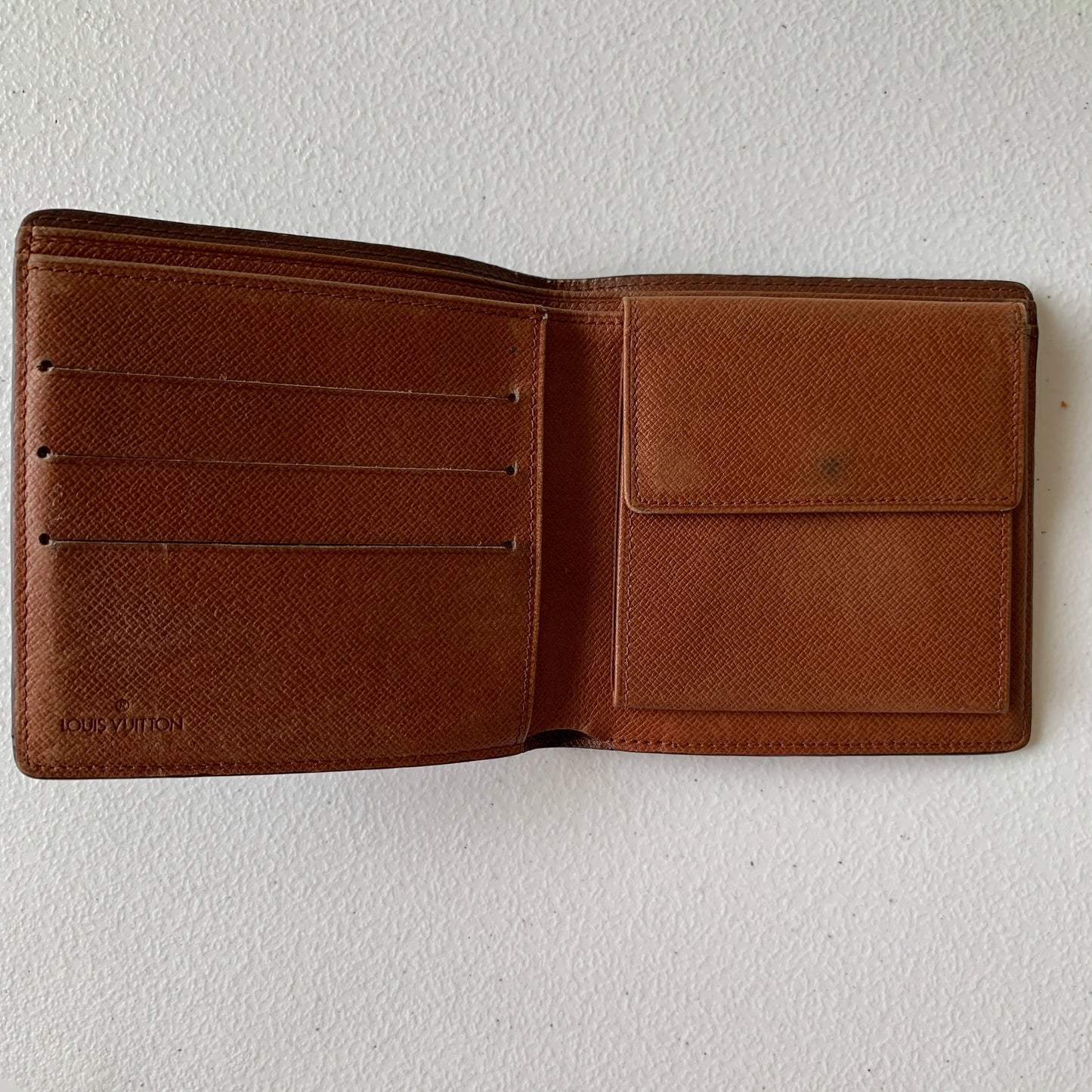 Louis Vuitton men’s monogram bifold wallet AN0968 authentic w/COA