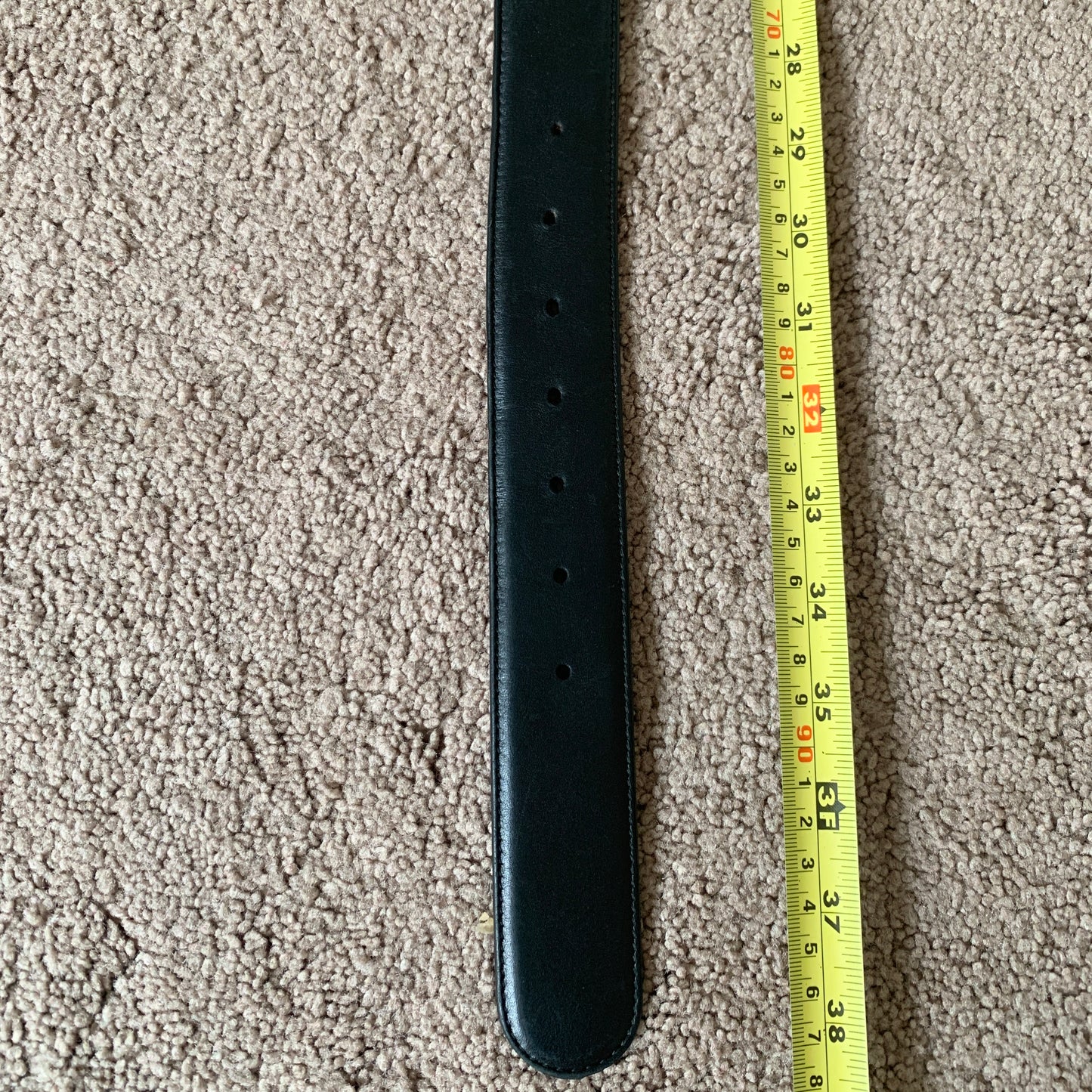 Authentic Gucci unisex black leather belt with gold buckle