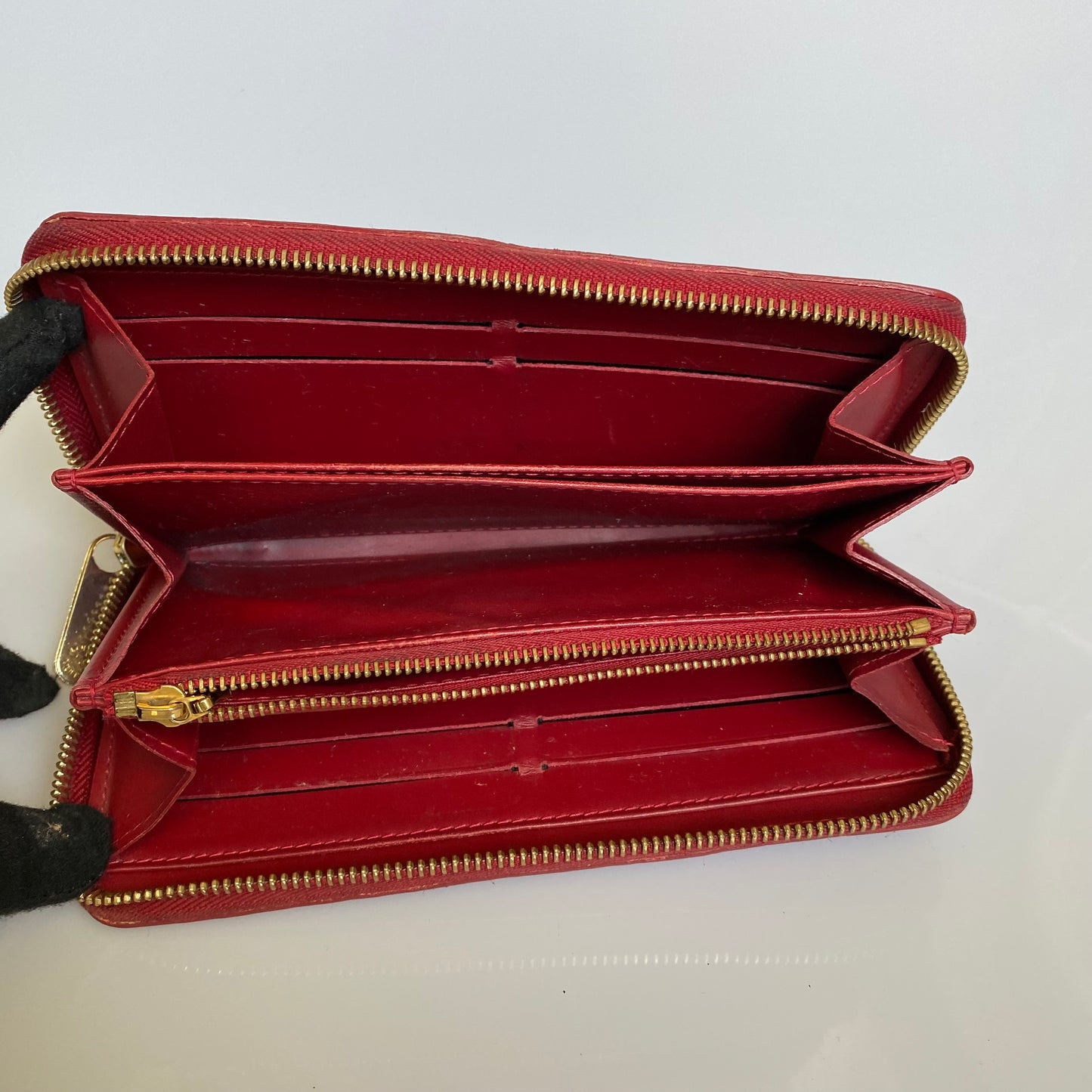 Louis Vuitton red monogram vernis zippy wallet CA4078 Authentic with coa 7.7x4