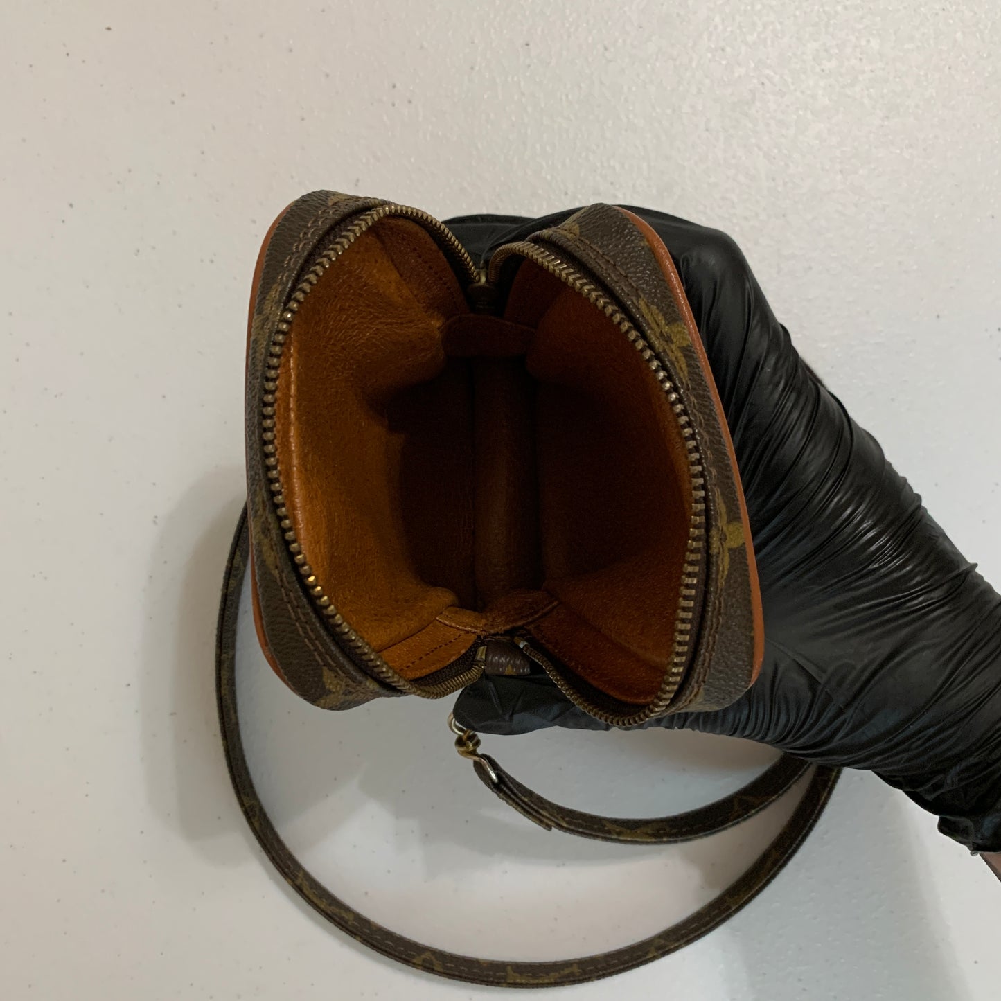 Louis Vuitton vintage monogram crossbody bag authentic with COA