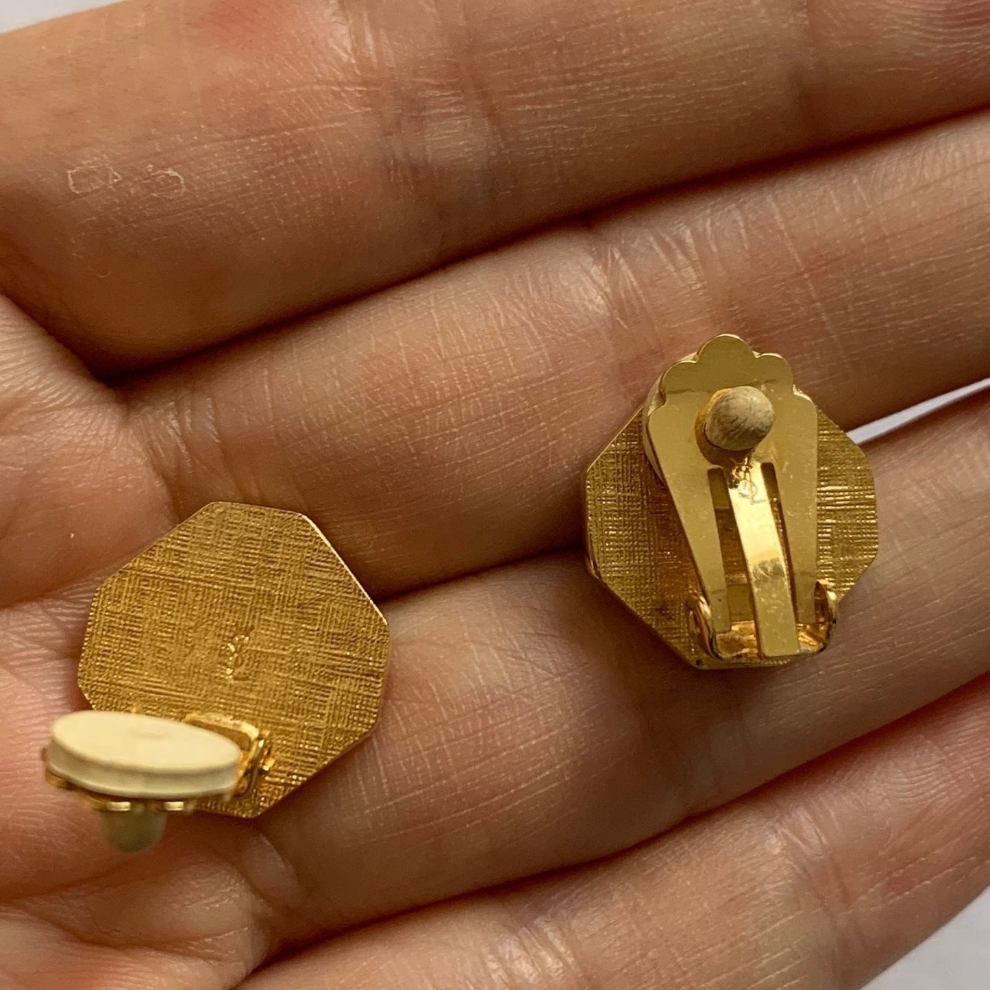 Y1006 Yves Saint Laurent gold and navy blue logo earrings