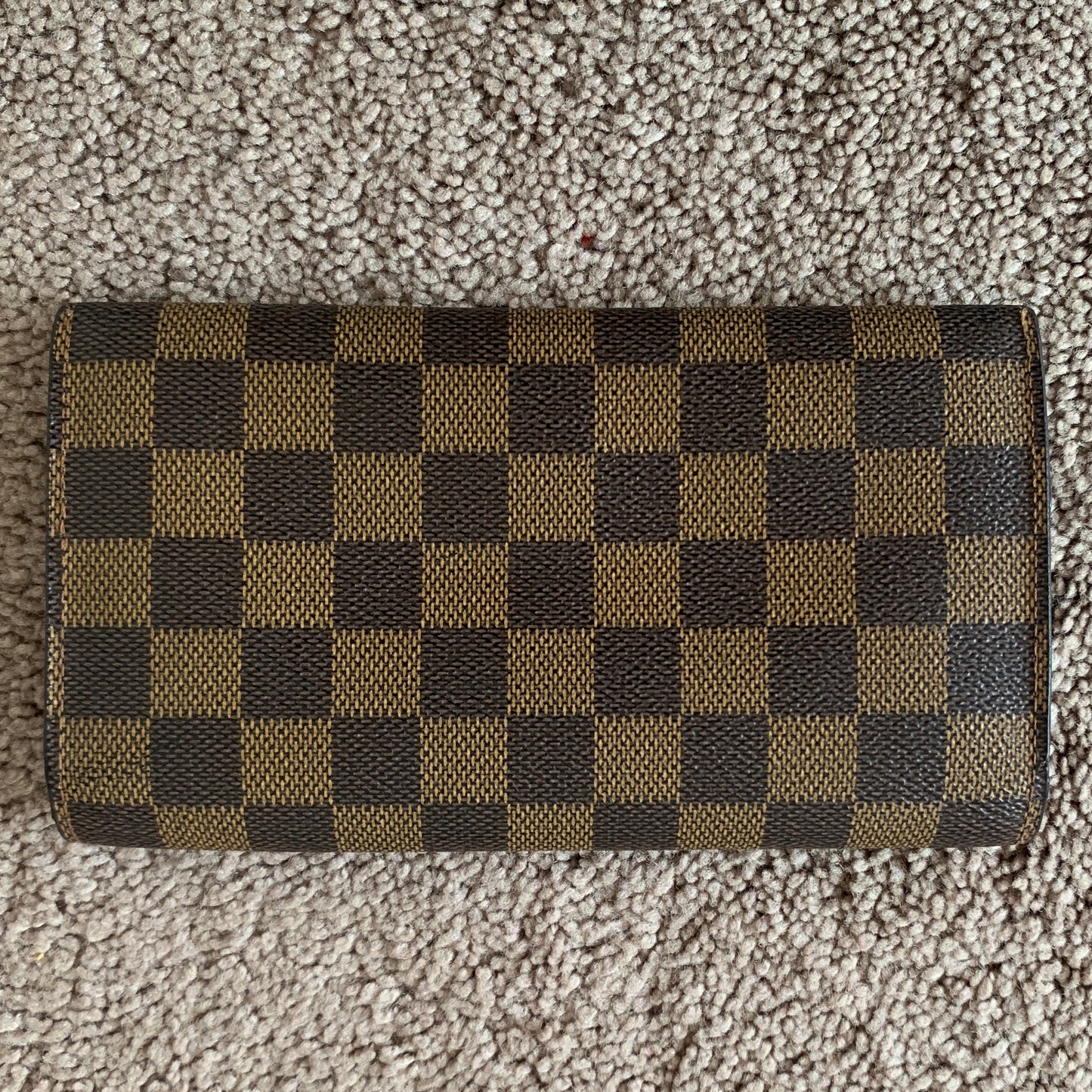 Authentic Louis Vuitton women’s damier Sarah long wallet