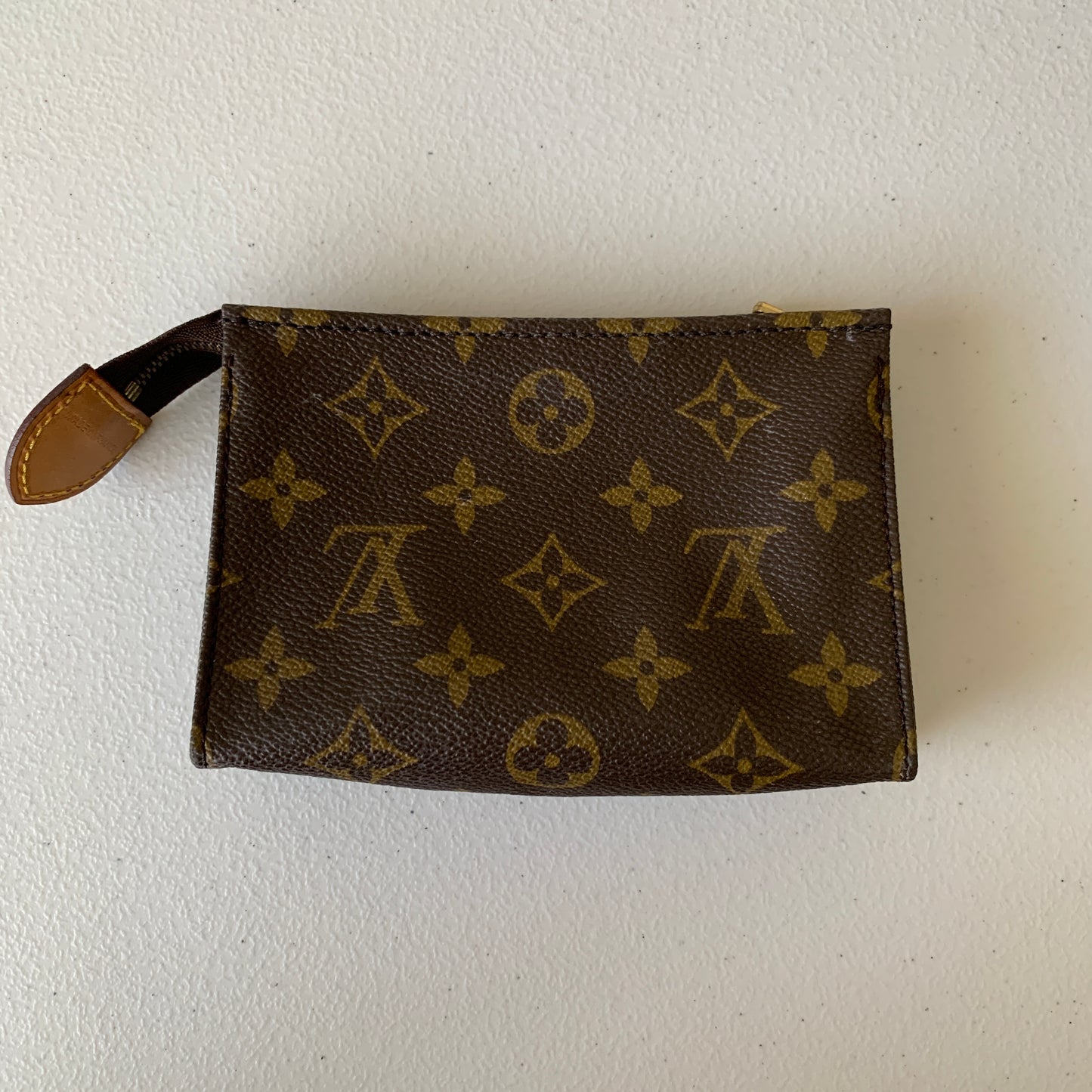 Louis Vuitton monogram toiletry pouch 15 TH0921 authentic with COA