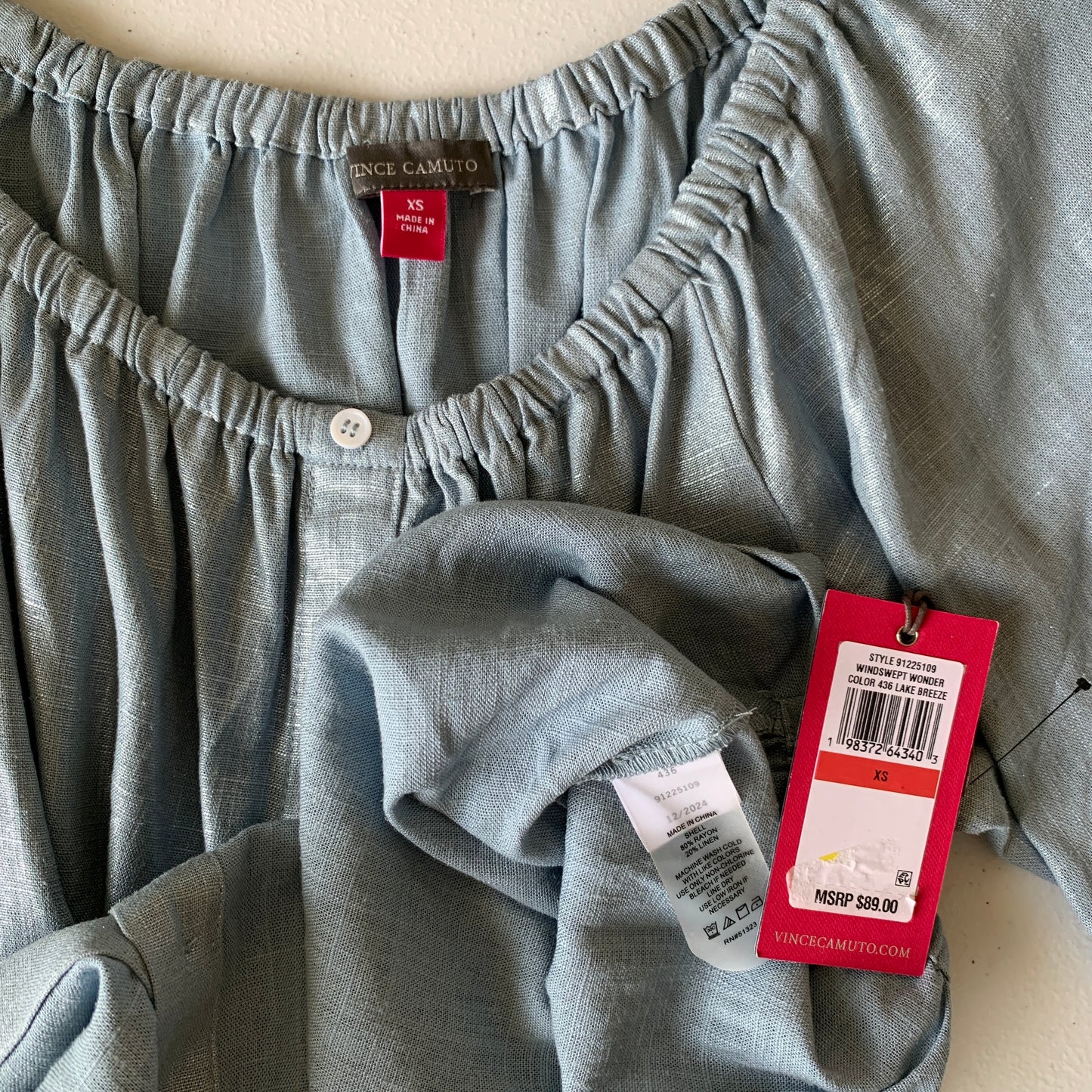 Vince Camuto Womens NWT Blue shimmer blouse size XS