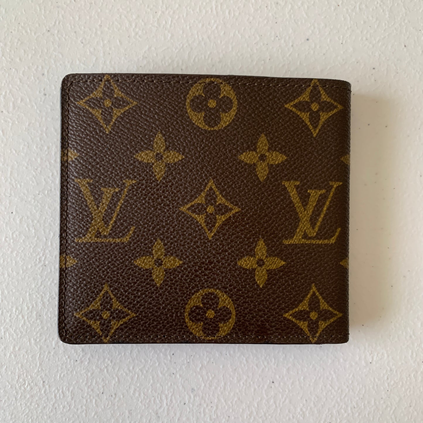 Louis Vuitton men’s bifold monogram Wallet MI0921 authentic with COA