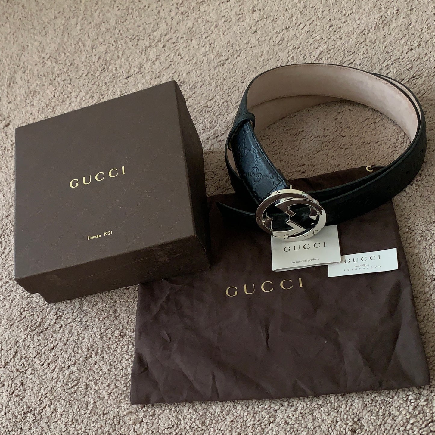 Authentic Gucci new unisex signature black leather belt with dust bag and box