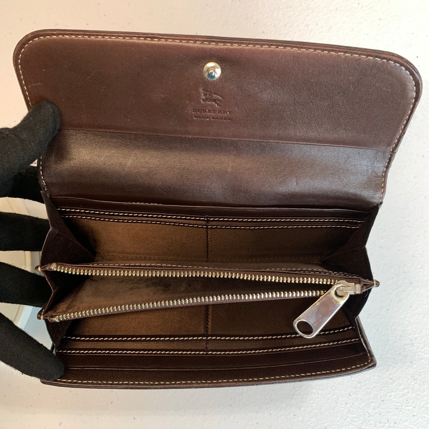 Burberry nova check long wallet Authentic with COA 7.4x3.7