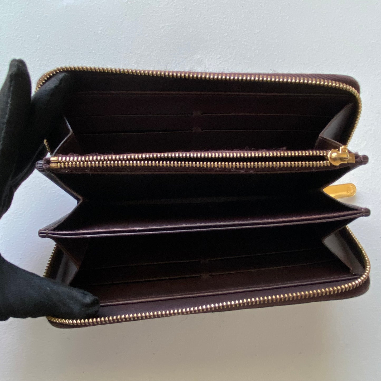 Louis Vuitton vernis zippy wallet MI4162 authentic with coa