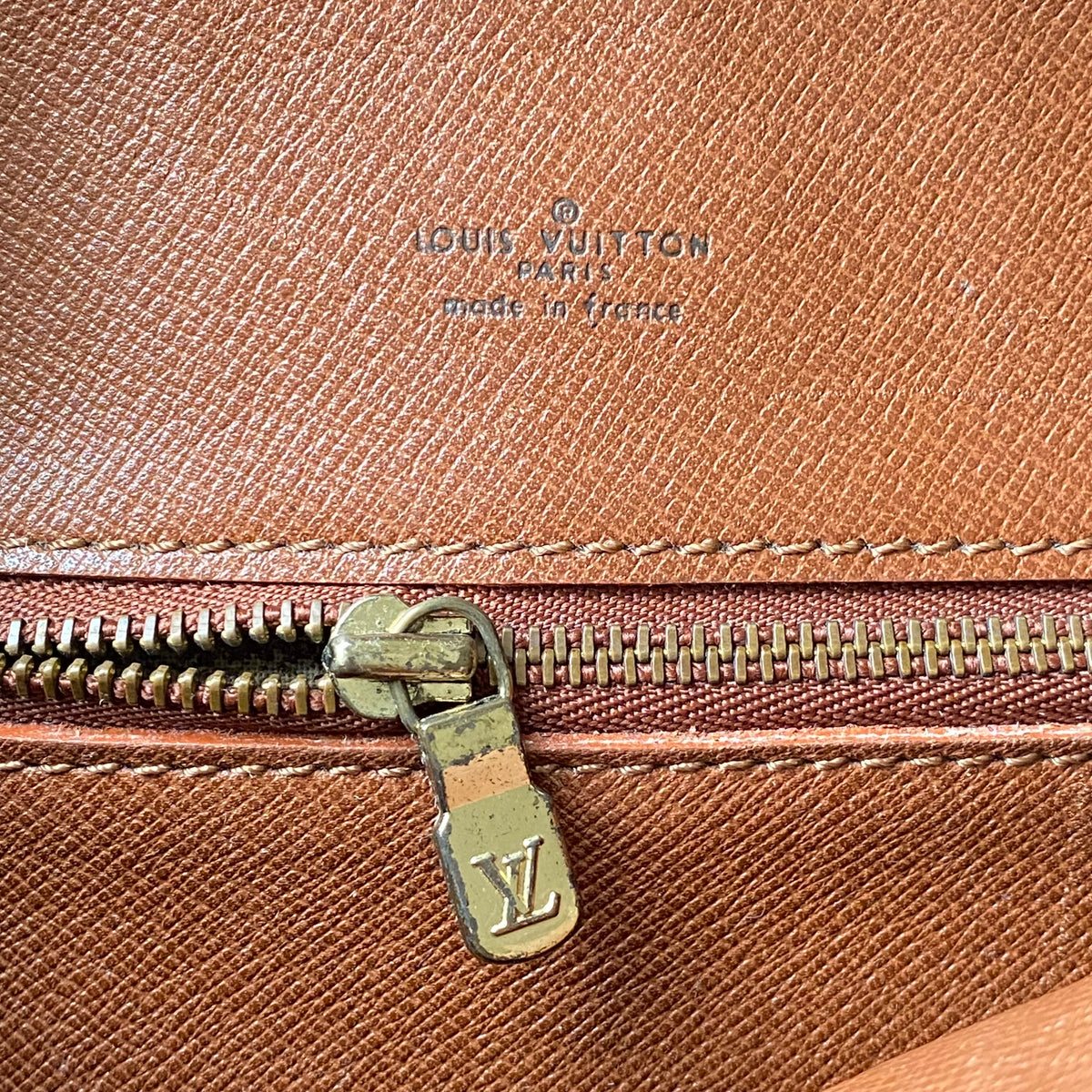 Louis Vuitton monogram Saint Cloud 872 crossbody bag Authentic with COA 9.8x8.1x2.6