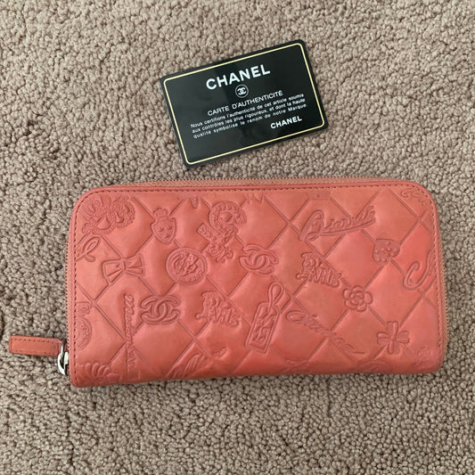 Rare Chanel women's pink zippy long leather wallet