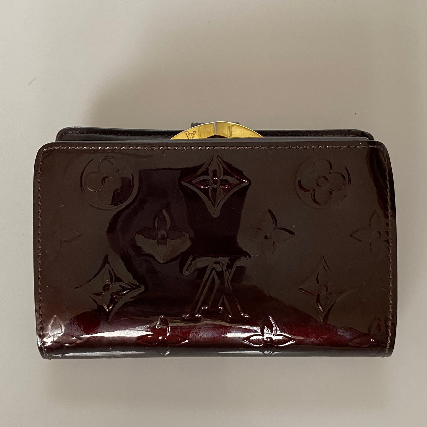 Louis Vuitton monogram vernis kiss lock wallet authentic with coa