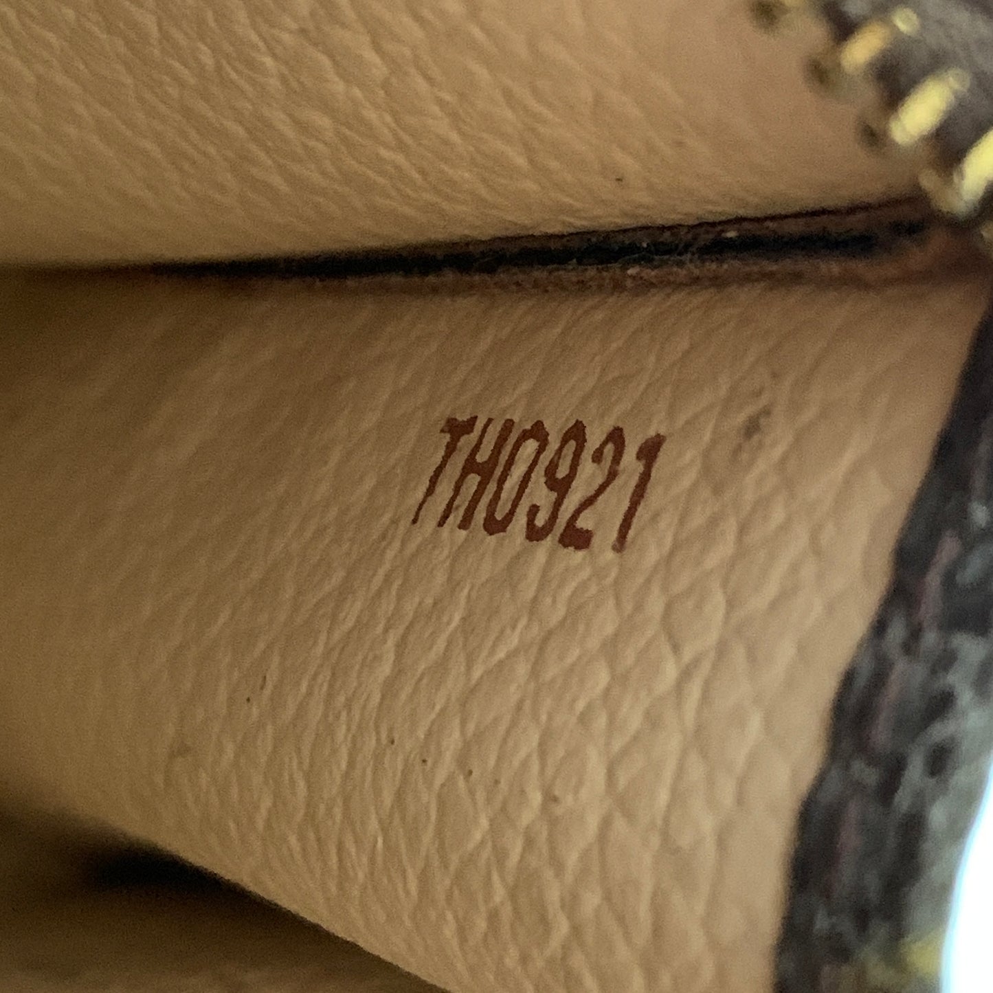 Louis Vuitton monogram toiletry pouch 15 TH0921 authentic with COA