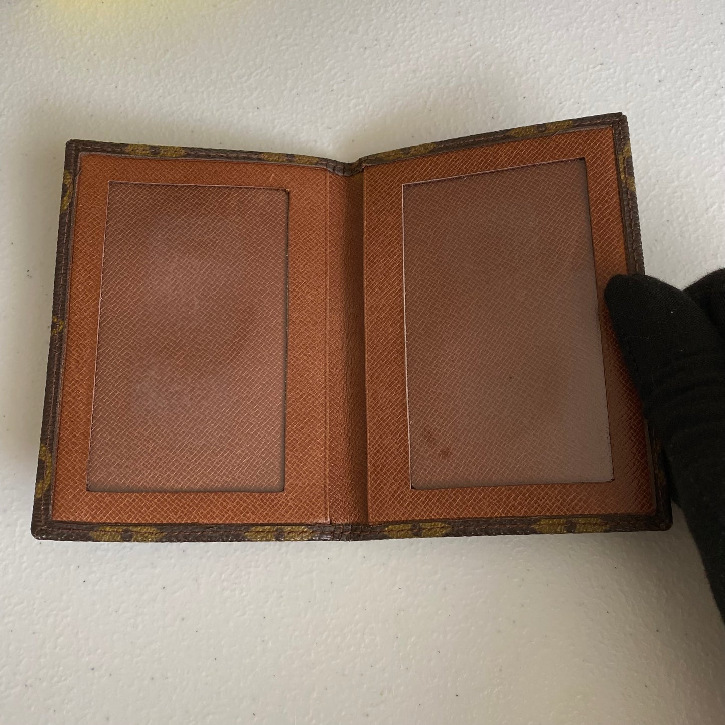 Louis Vuitton monogram pass case card holder 852 authentic with coa