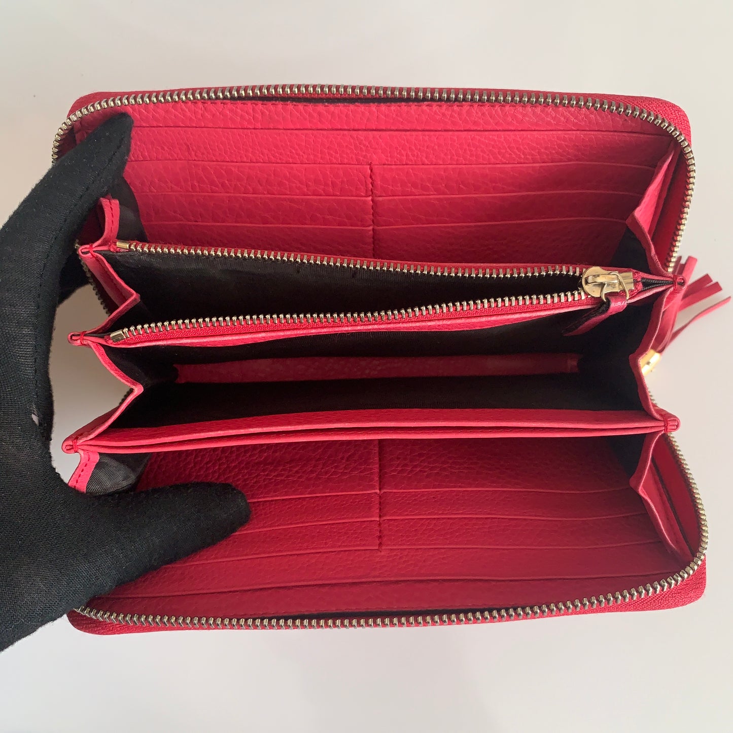 Gucci soho pink Leather long zip around Wallet authentic with COA and tassel zi