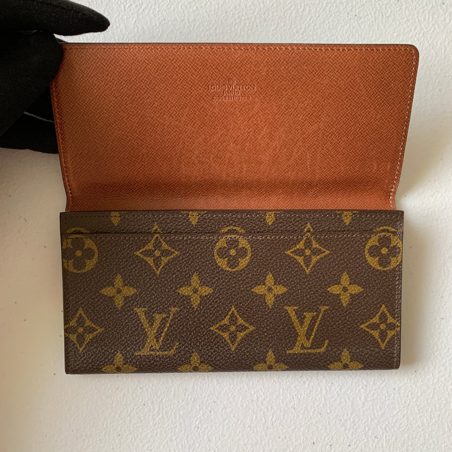 Louis Vuitton monogramlong wallet MI882 authentic with COA