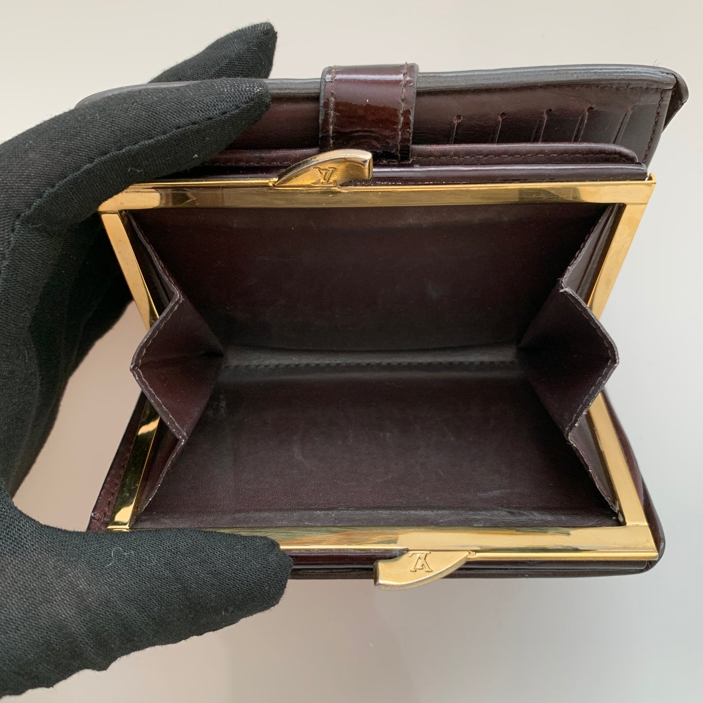 Louis Vuitton women’s monogram vernis amarante compact wallet mi3057 Authentic