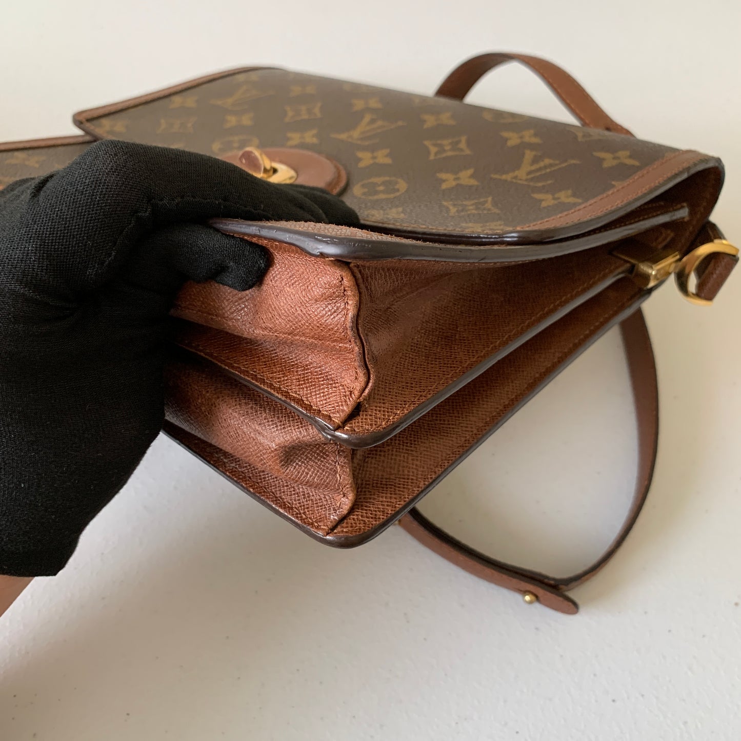 Louis Vuitton monogram shoulder bag VI1929 authentic with COA