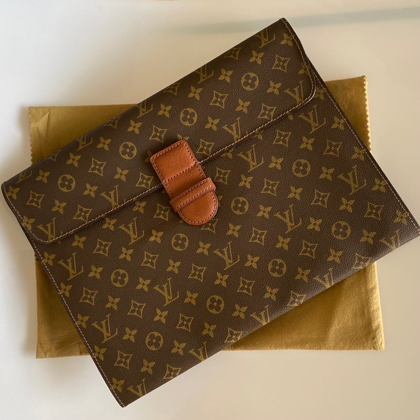 Louis Vuitton vintage monogram document laptop clutch bag authentic with COA 14.8x11.2