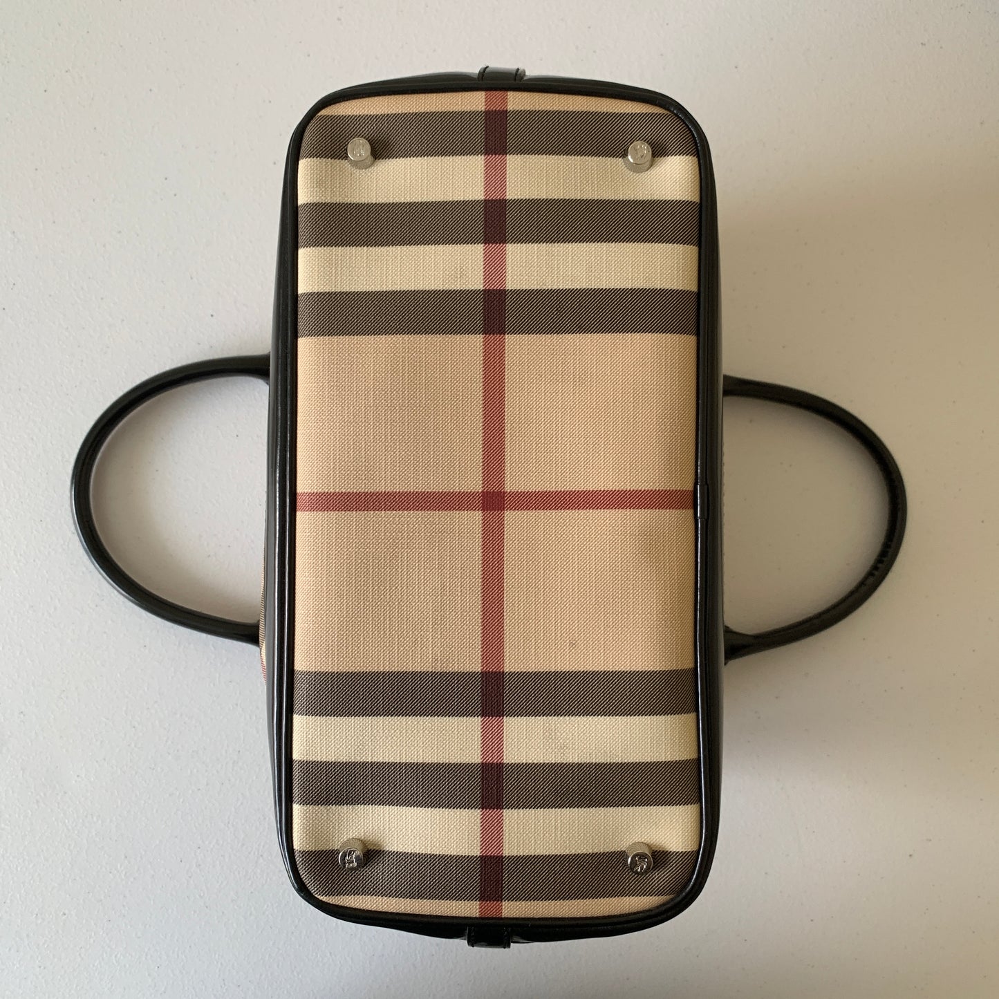 Burberry nova check bag authentic with COA and dust bag