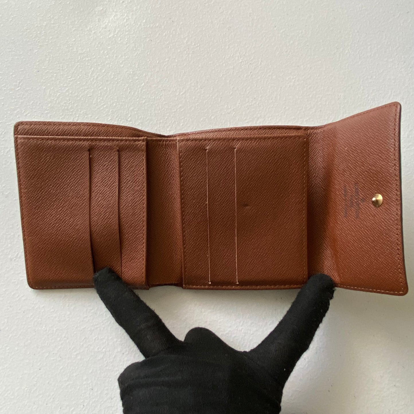 Loui Vuitton brown monogram compact wallet TH1012 Authentic with coa