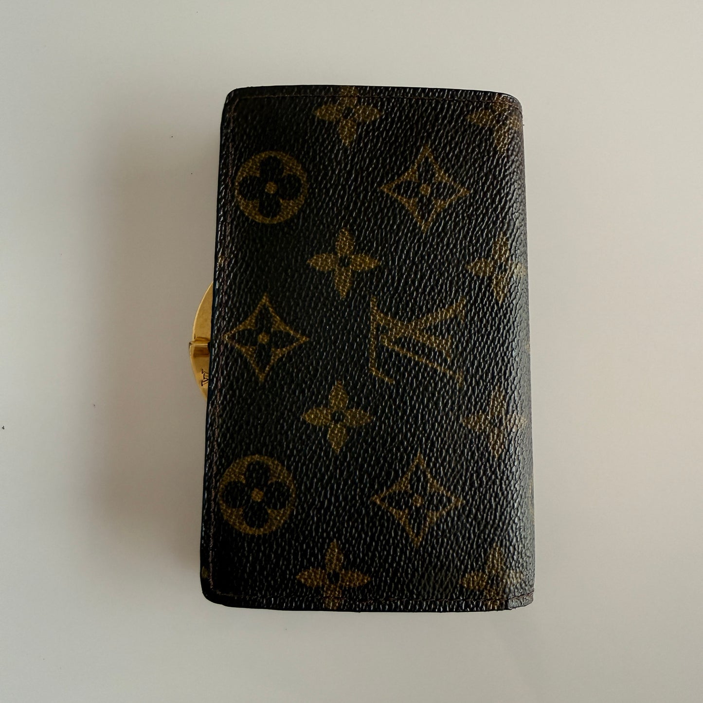 Louis Vuitton monogram compact wallet authentic with COA and kiss lock CA1011