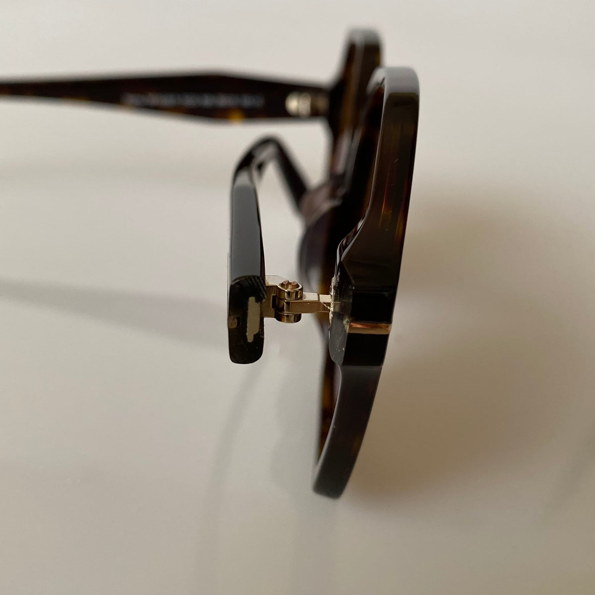 Tom ford New with Box women’s tortoiseshell sunglasses Authentic with COA