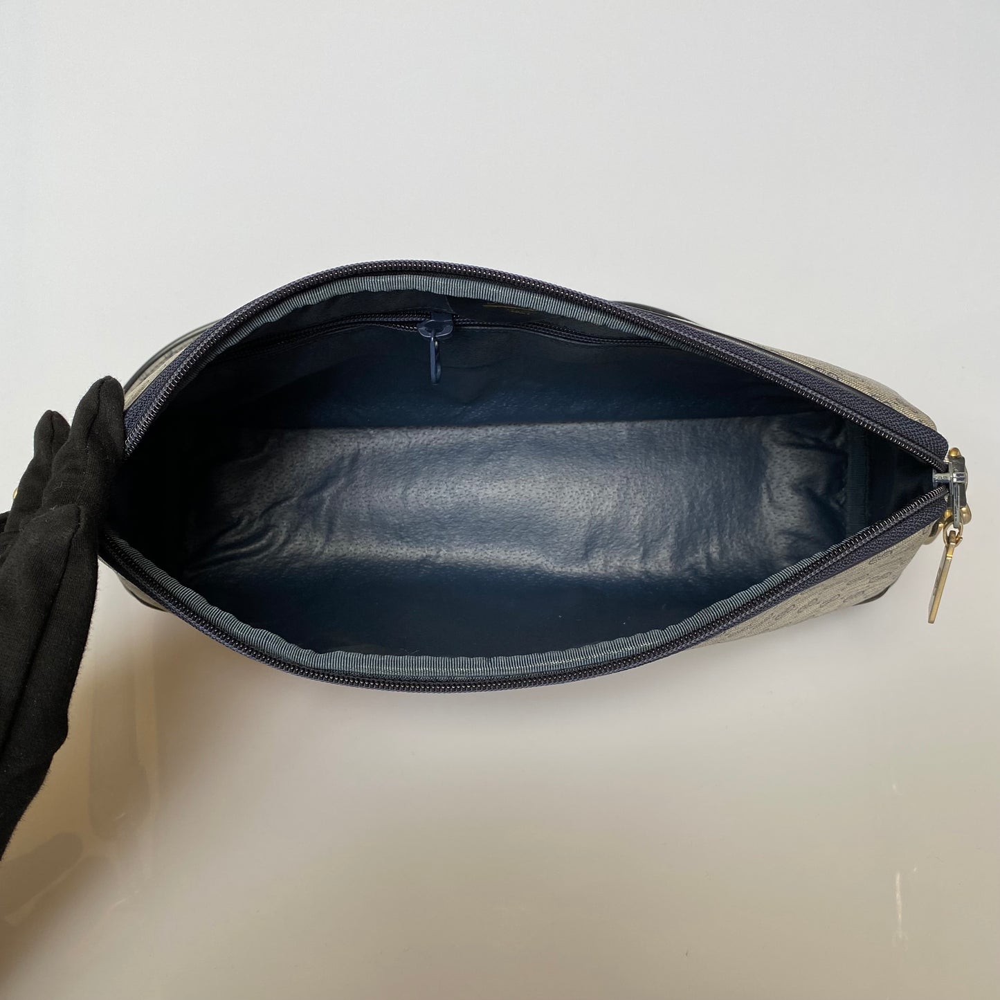 Gucci vintage micro GG shoulder bag Authentic with COA