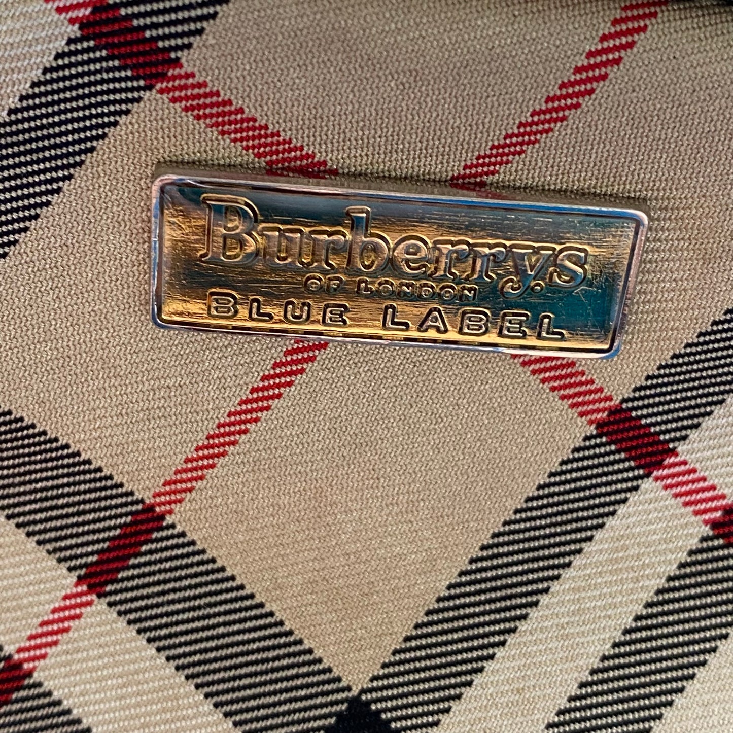 Burberry nova check pouch Authentic with COA 5.8x4