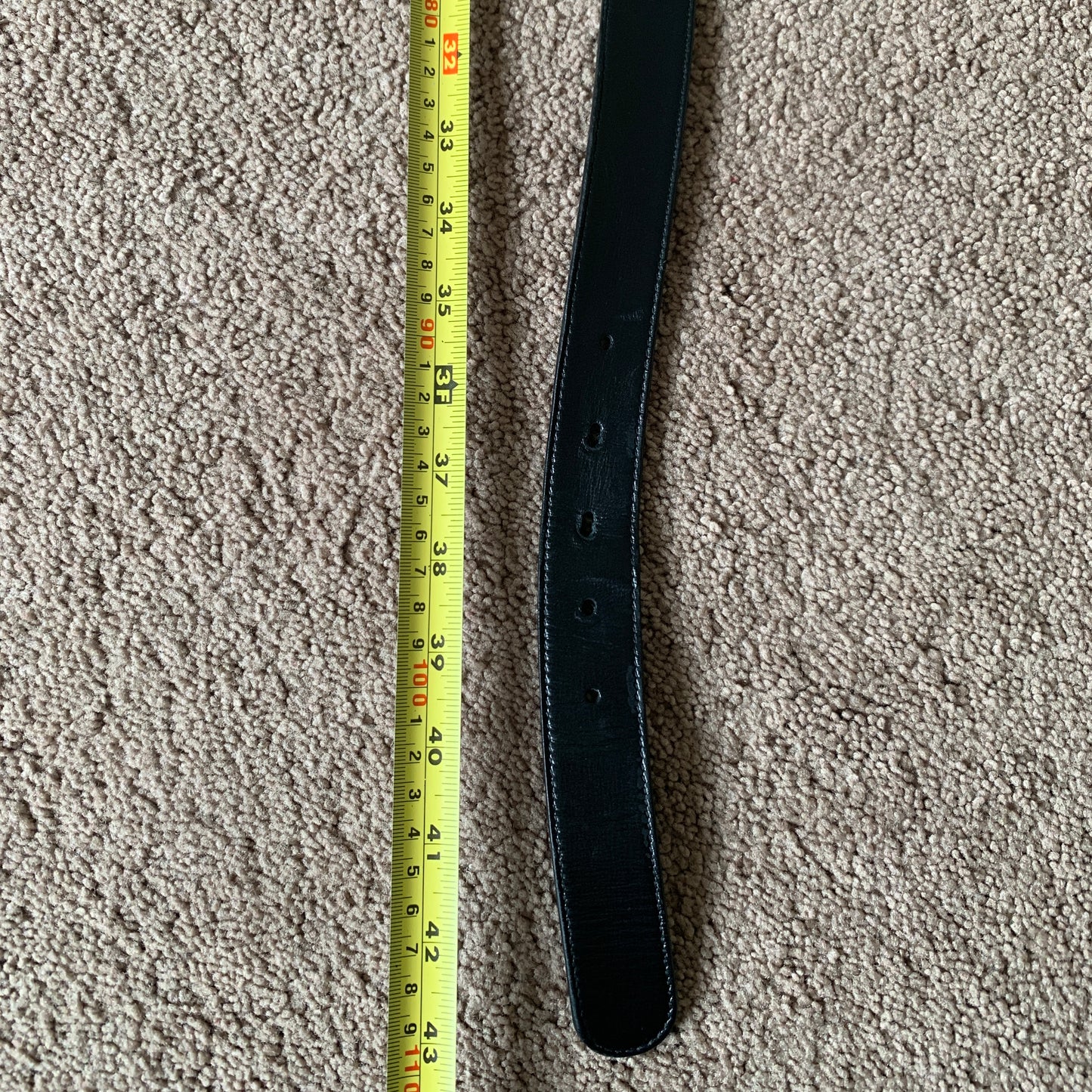 Authentic Gucci unisex black leather belt with GG marmont buckle