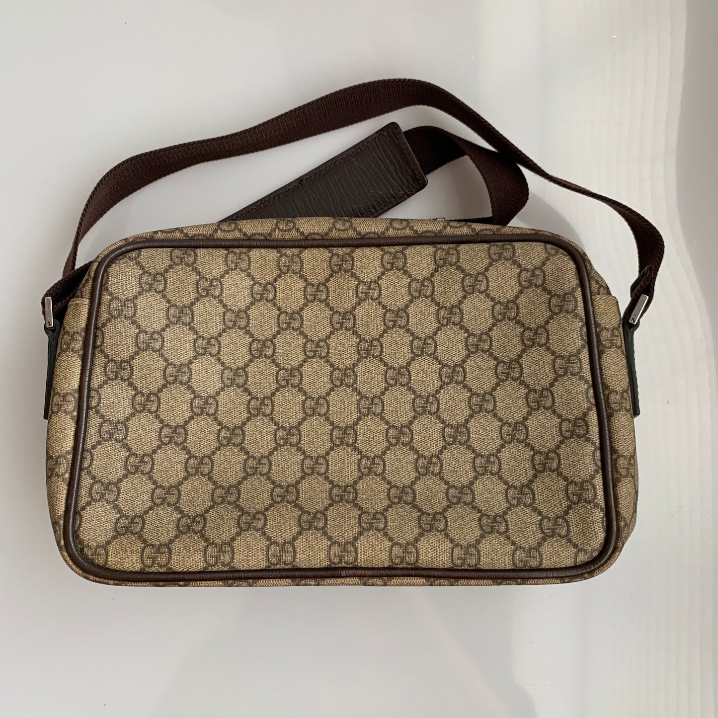 Gucci GG Supreme unisex crossbody bag authentic with COA