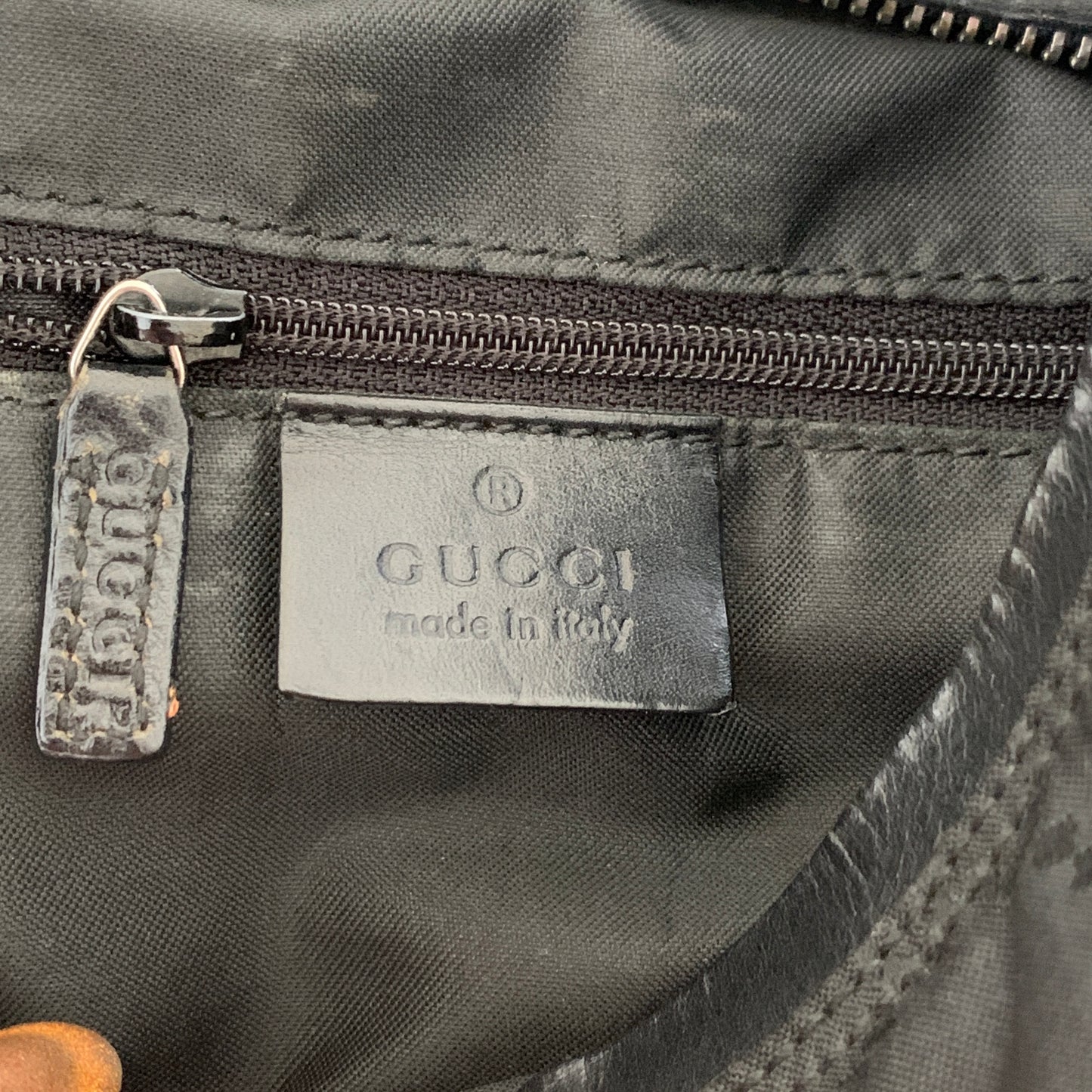 Gucci black GG canvas shoulder bag authentic with COA