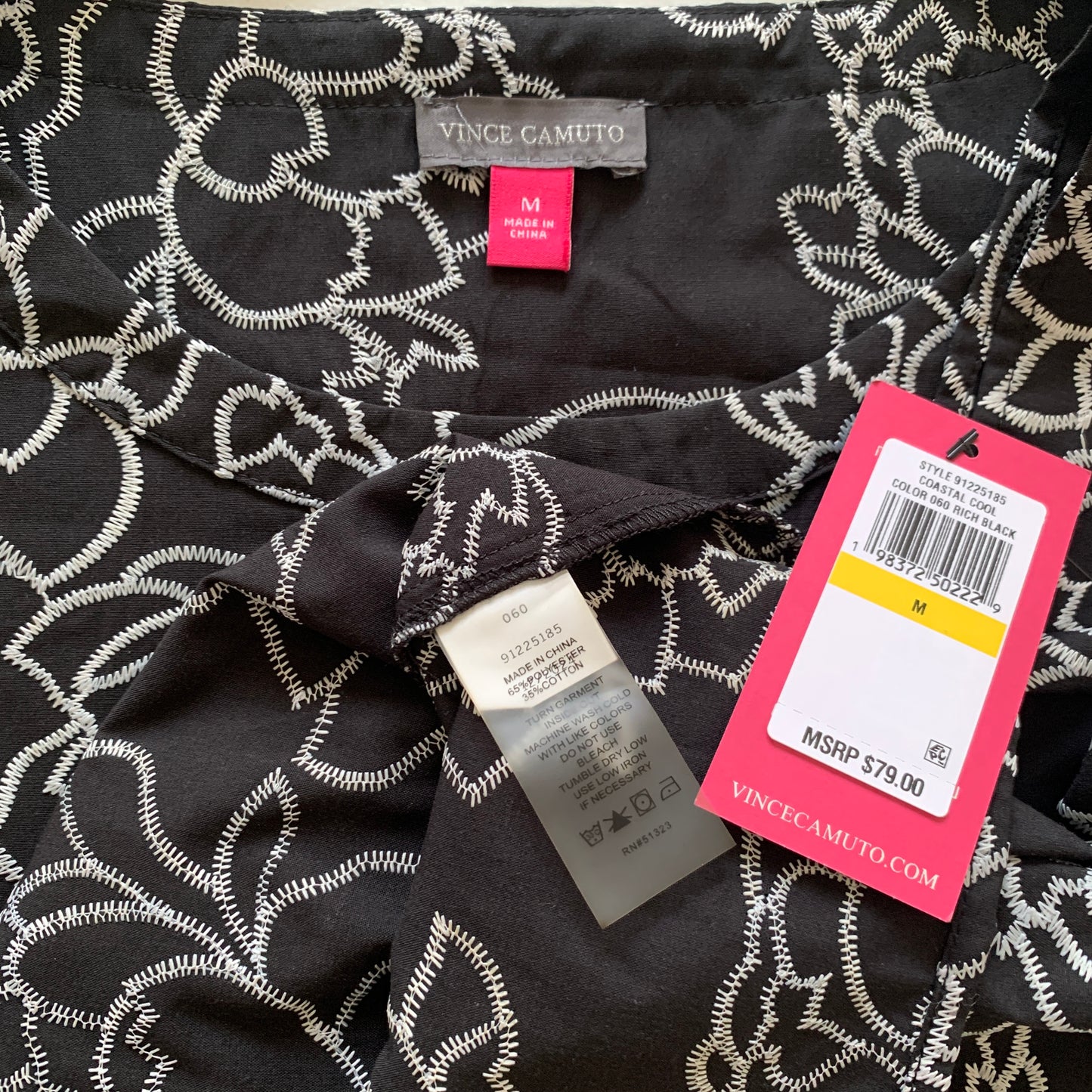 Vince Camuto Womens NWT black&white short sleeve shirt size medium