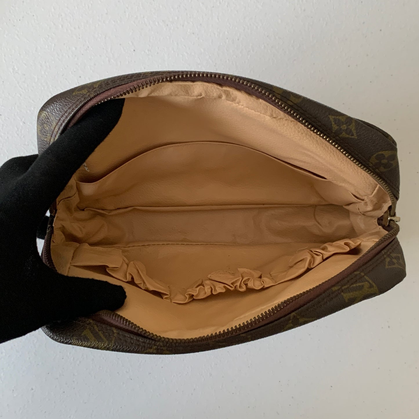 Louis Vuitton monogram Cosmetic pouch trousse toilette 23 authentic with COA