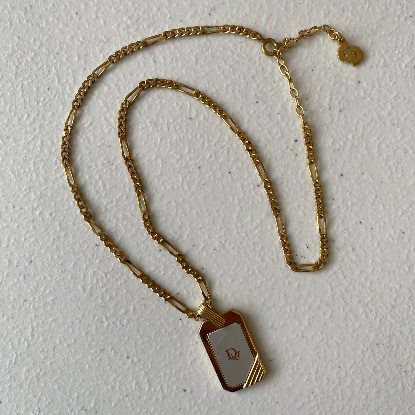 Dior gold plated Necklace with logo Pendant Authentic with coa