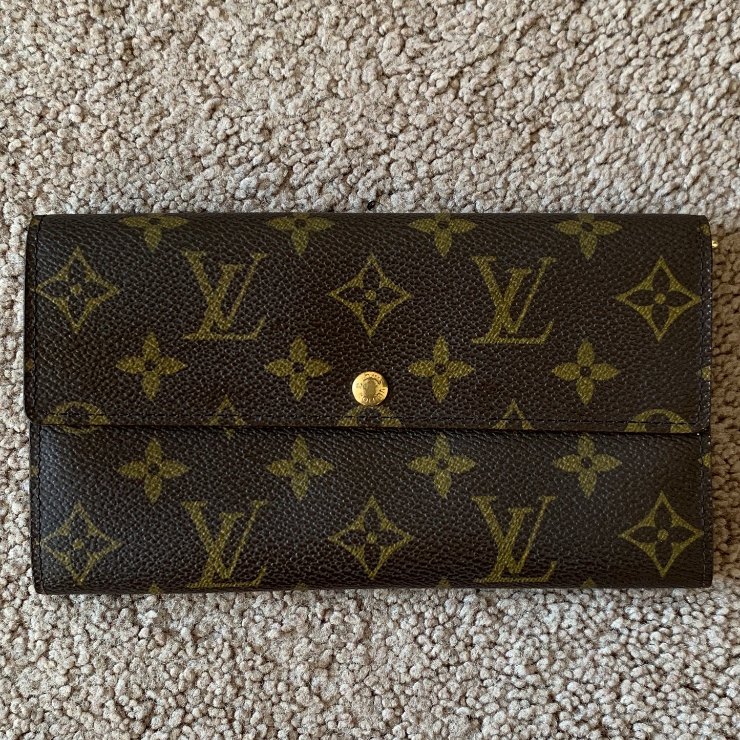 Authentic Louis Vuitton women’s monogram long wallet