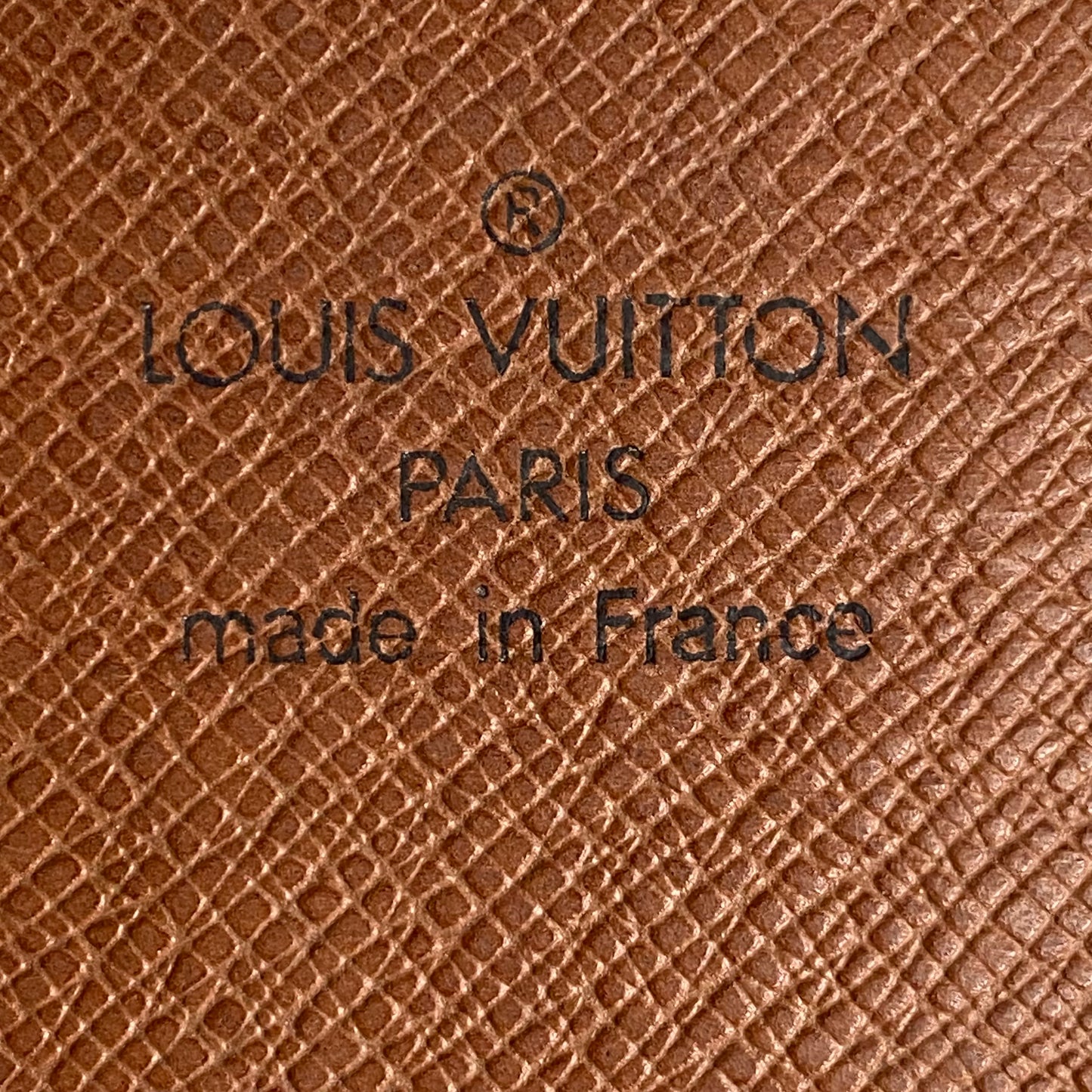 Louis Vuitton monogram holder MI0954 authentic with coa