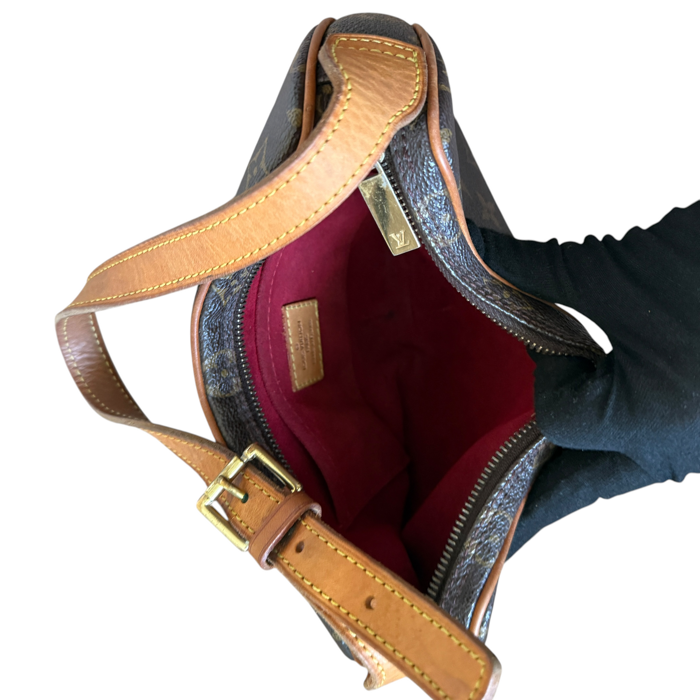 Louis Vuitton monogram croissant shoulder bag authentic with COA 10x6x2