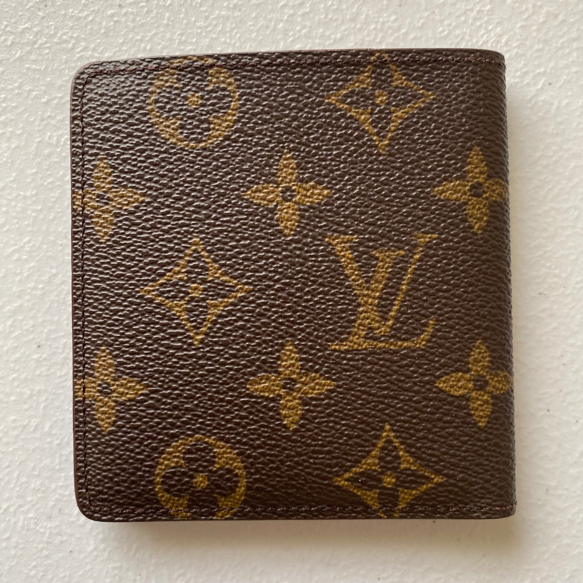 Louis Vuitton monogram men’s bifold wallet CT0945 Authentic with COA 3.8x3.6
