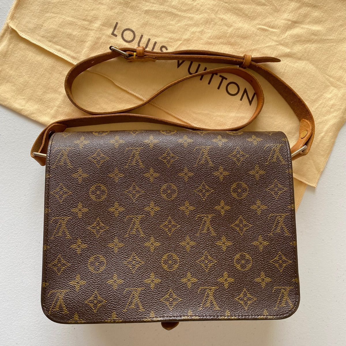 Louis Vuitton monogram crossbody bag 832 Authentic with COA & dust bag 10.8x9.5x3.6