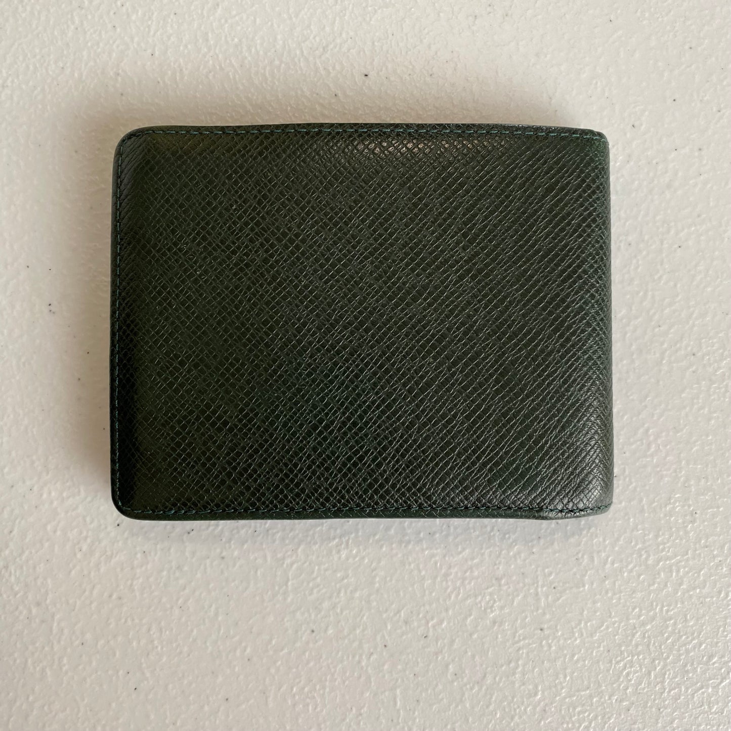 Louis Vuitton green taiga men bifold wallet mi0923 authentic with coa