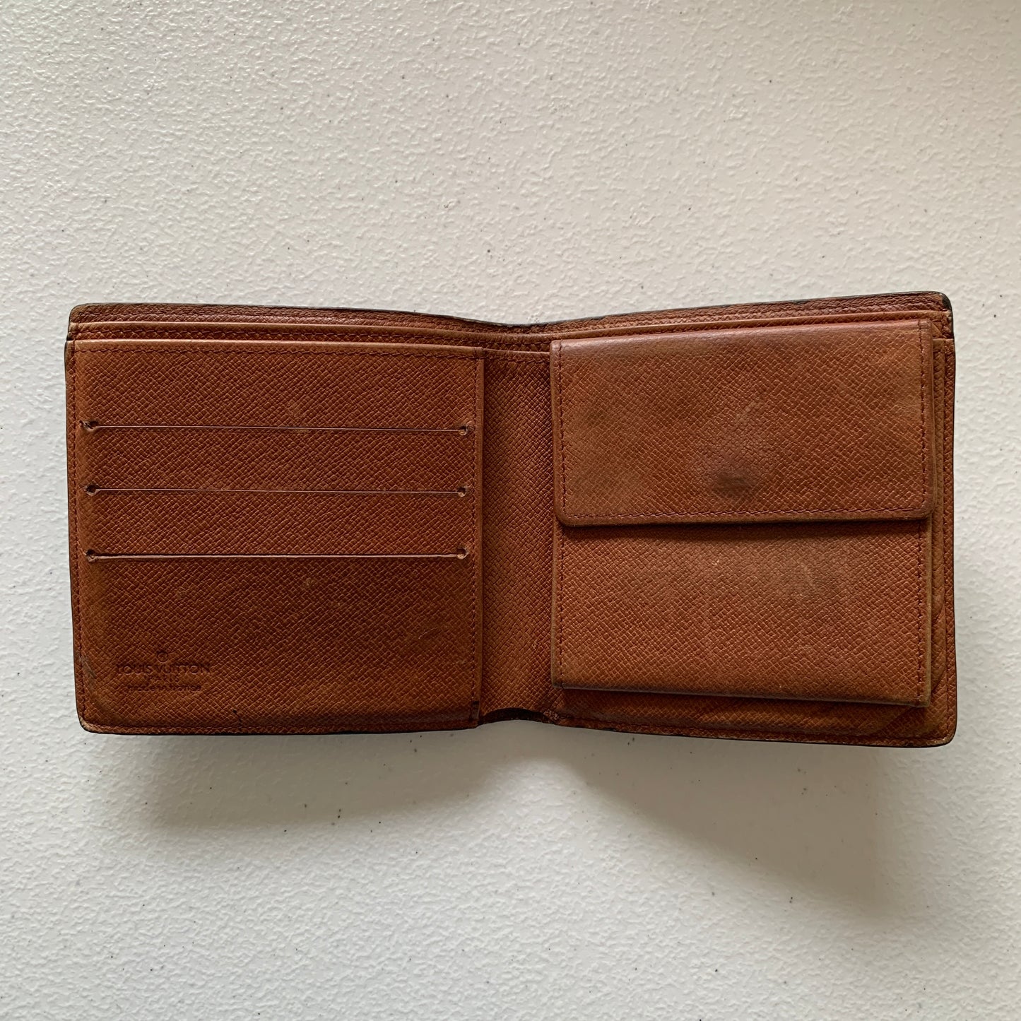 Louis Vuitton men bifold monogram wallet 9001AN Automatic with COA
